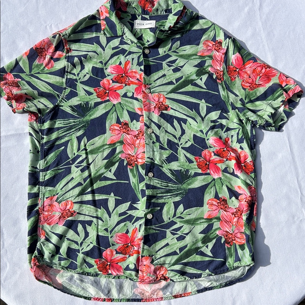 Pier One Floral Short Sleeve Button-Up Shirt